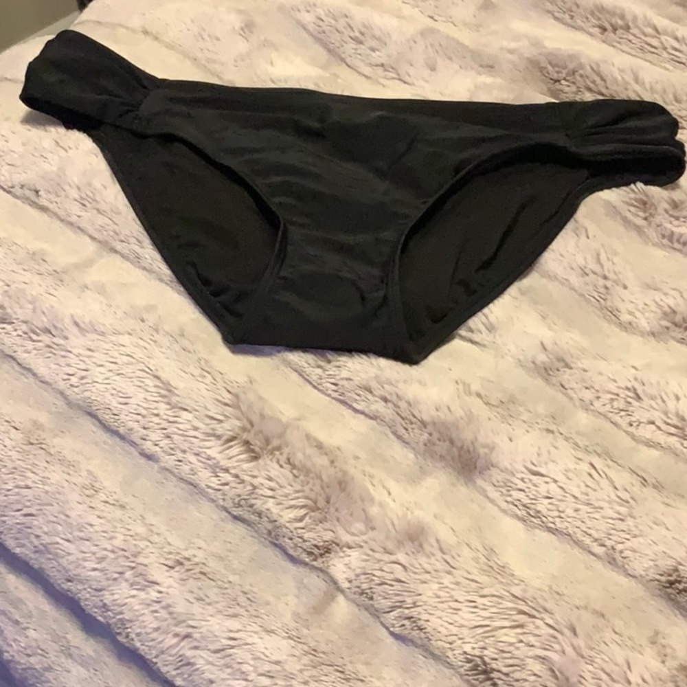 NWOT Classic Black Bikinis Bottoms